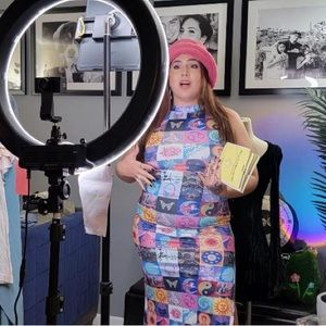 I AM LIVE! Like this post to be notified when I go live 💜